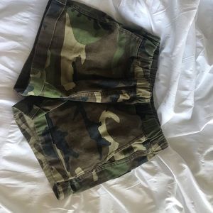 HIGH WAISTED ARMY SHORTS
